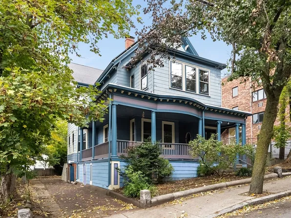 30 Walnut St, Somerville, MA 02143