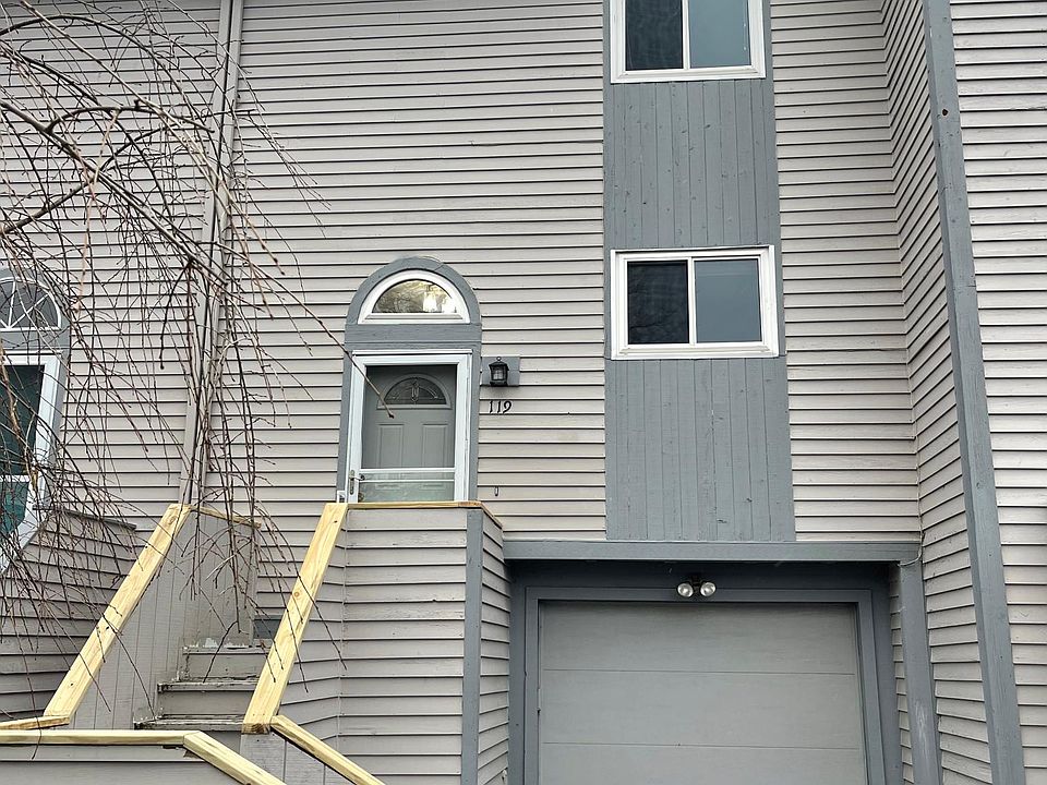 1st image of 119 Iron Oak Cir