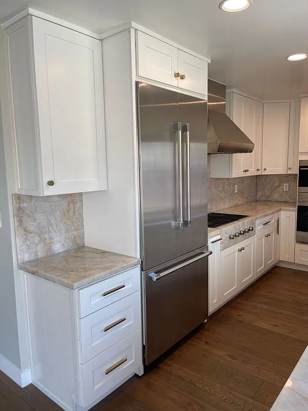 3 bed, 1.0 bath, 1026 sqft, $4,400 — Photo 3