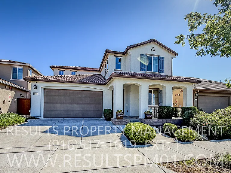 1573 Osborn Dr — Photo 2