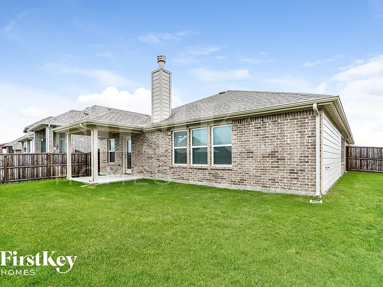 605 England St — Photo 15