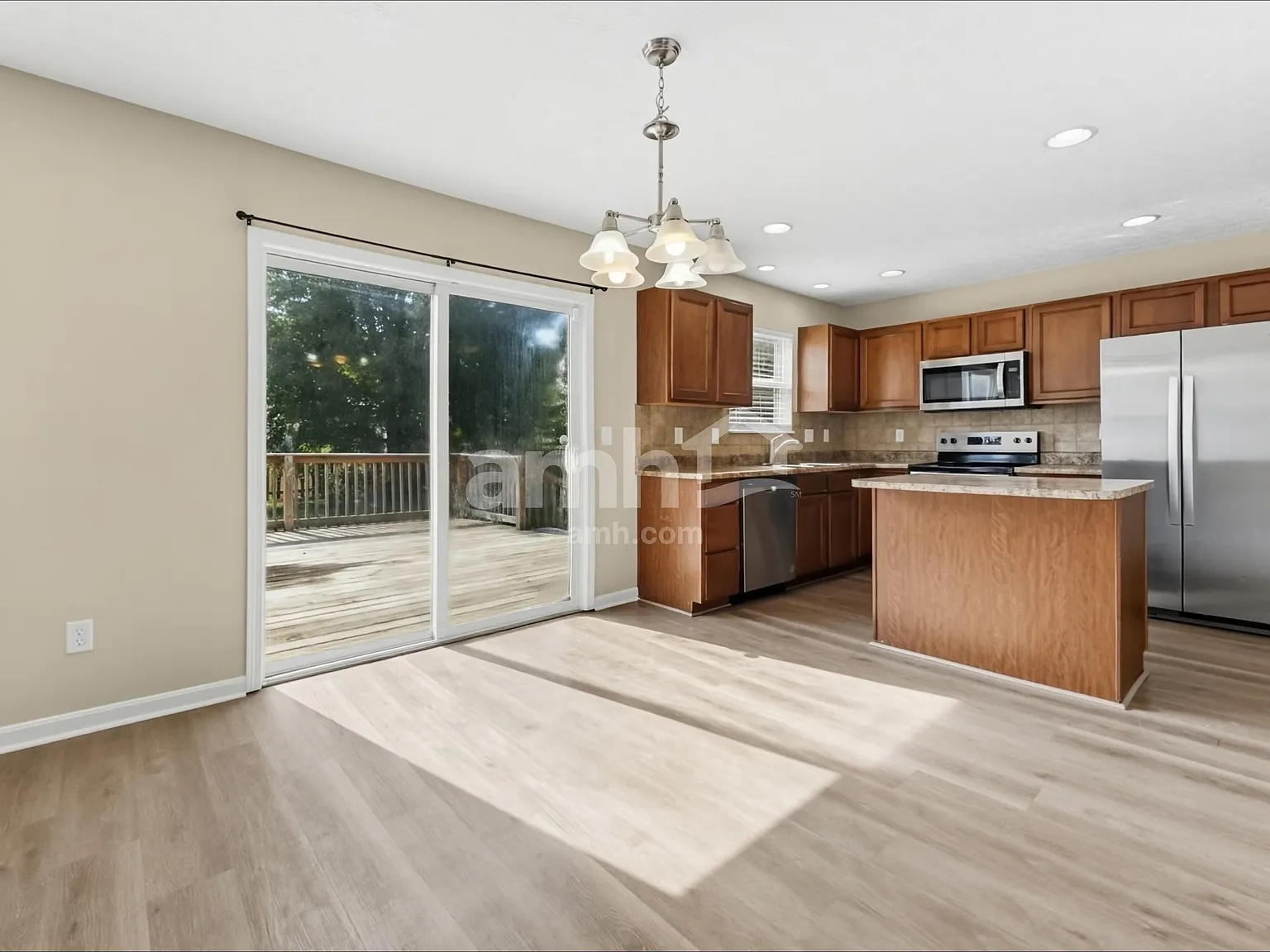 4 bed, 3.5 bath, 2020 sqft, $2,645 — Photo 4