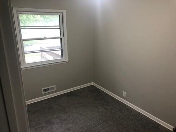 5th image of 2506 Benson Gardens Blvd