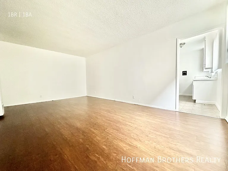 1350 N Citrus Ave #9 — Photo 4
