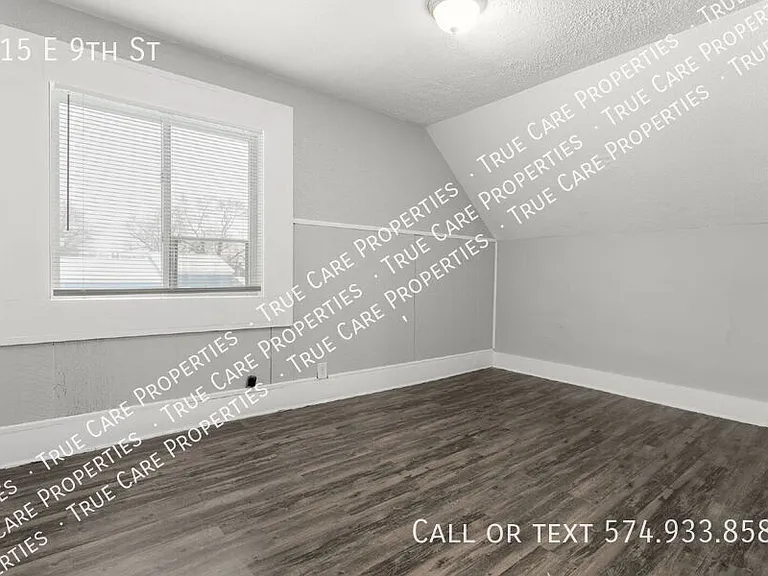 115 E 9th St — Photo 22