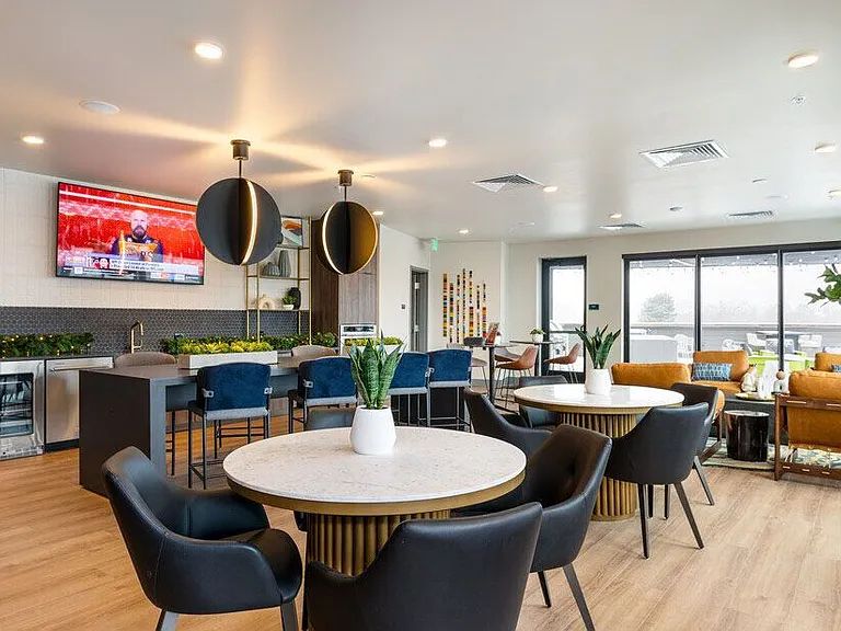 GW Apartments — Photo 24