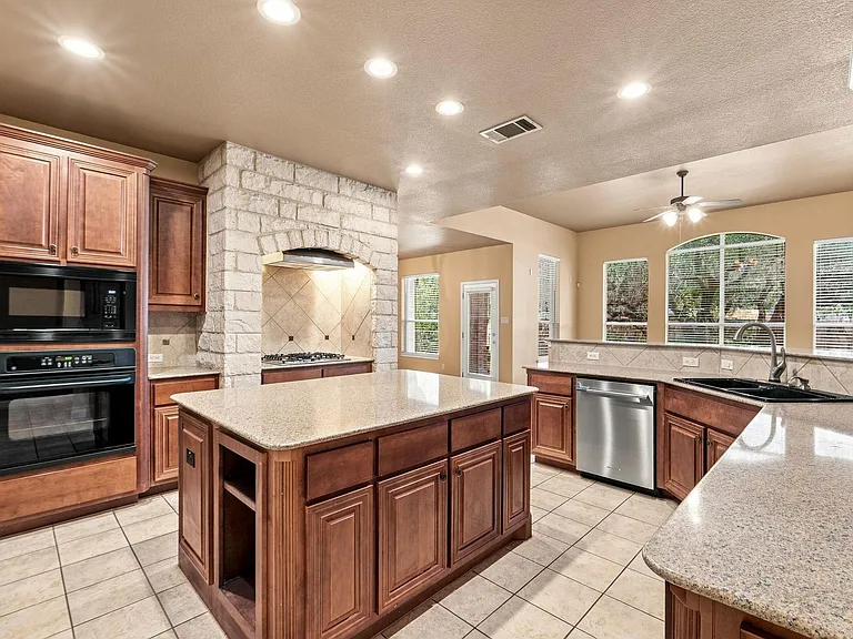 2909 Arbor Ct — Photo 9