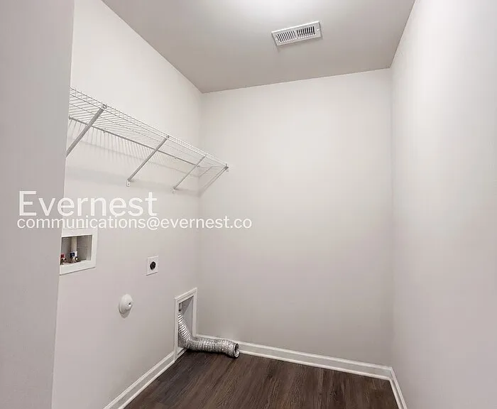 218 Lee St — Photo 22