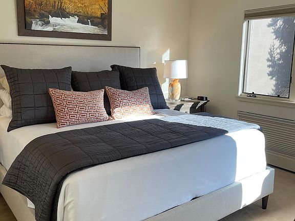 Master King downstairs