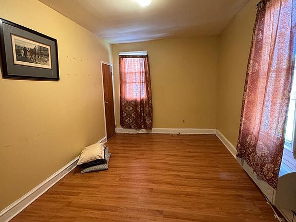 2nd image of 384 Wells Street