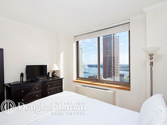 4th image of 400 E 90th St APT 19A