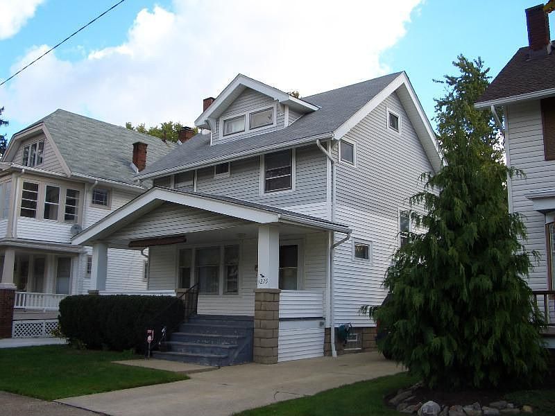 2nd image of 1279 Gladys Ave