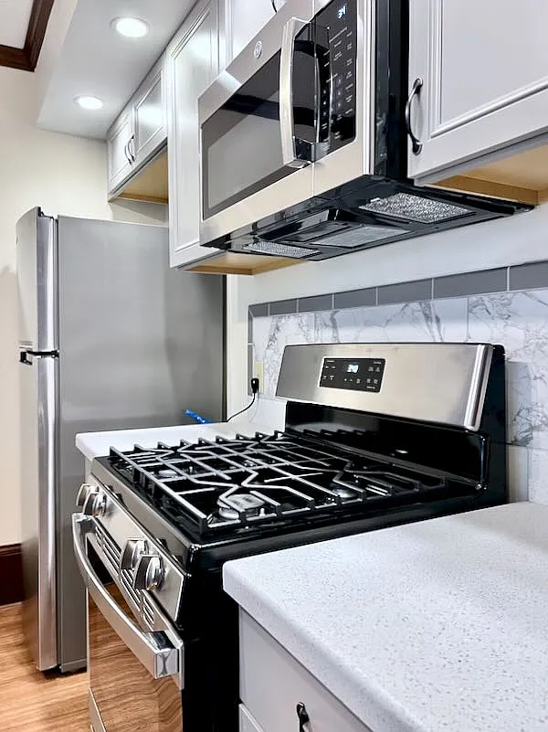 4 bed, 1.5 bath, 1100 sqft, $4,500 — Photo 4