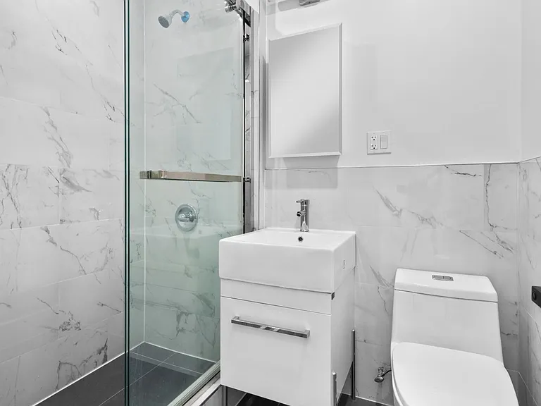 34-32 43rd St #3R — Photo 8