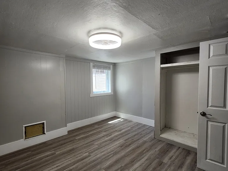 1011 N Front St — Photo 6