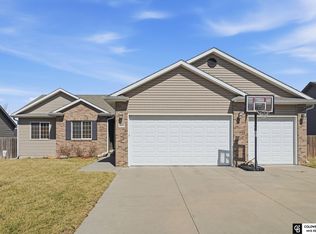 1444 Torreys Dr, Lincoln, NE 68521