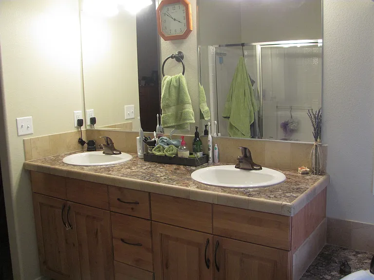 125 E Menefee St — Photo 8