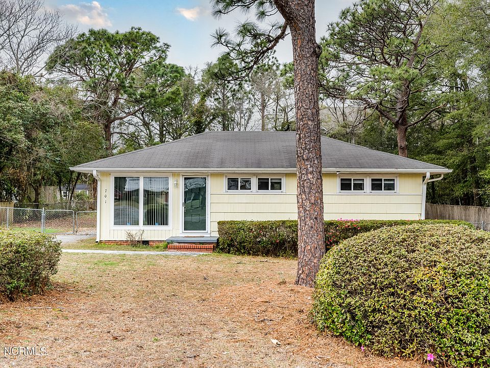 1st image of 701 Francis Marion Drive