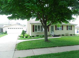 2111 26th St SW, Cedar Rapids, IA 52404