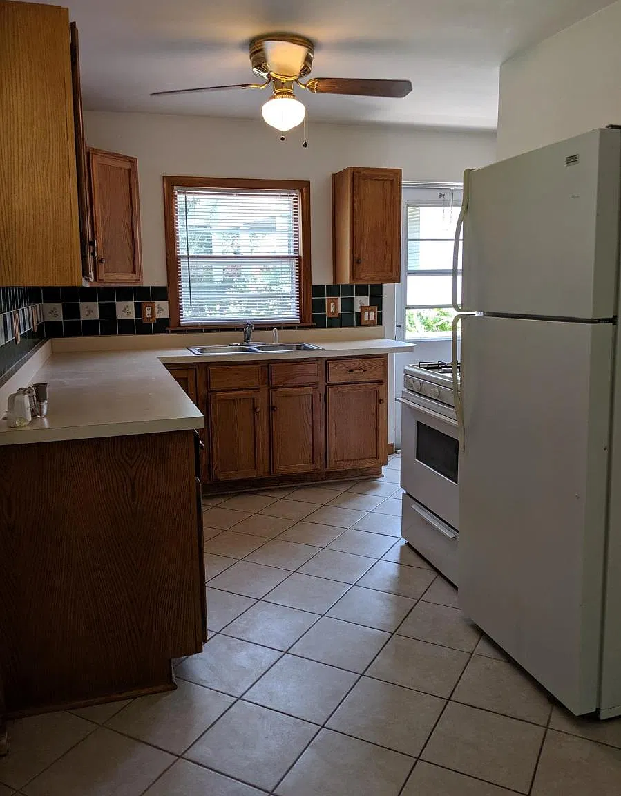2 bed, $1,100 — Photo 2
