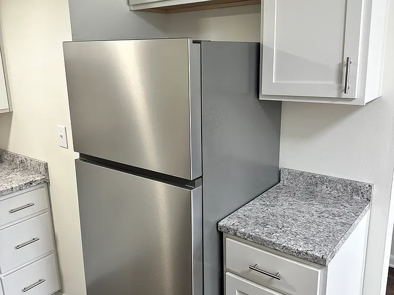 435 Hartford Sq — Photo 7