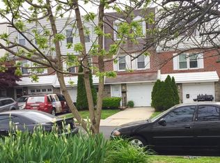 128 Botanic Ct, Upper Darby, PA 19082