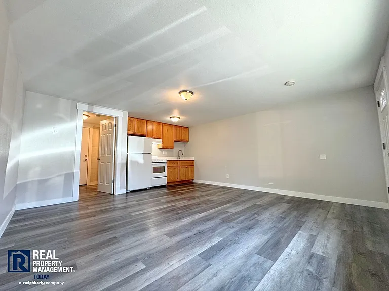 6415 Steilacoom Blvd SW Tacoma — Photo 10