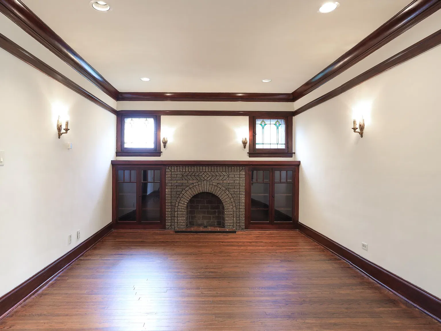 1 bed, 1050 sqft, $2,500 — Photo 2