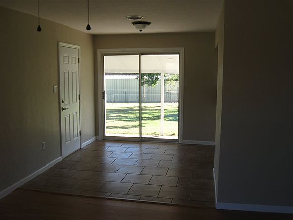 4th image of 1511 NW 43rd St
