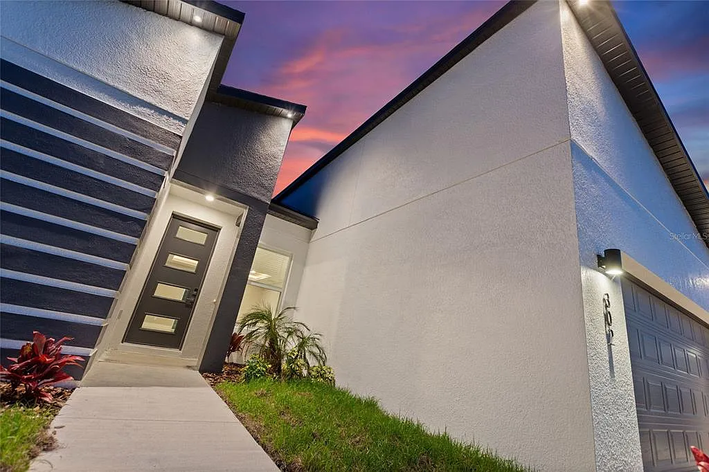 4 bed, 2.0 bath, 1670 sqft, $1,990 — Photo 4