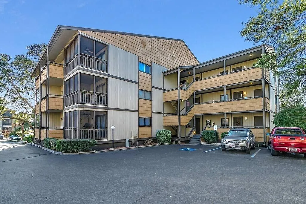 2 bed, $1,500 — Photo 3