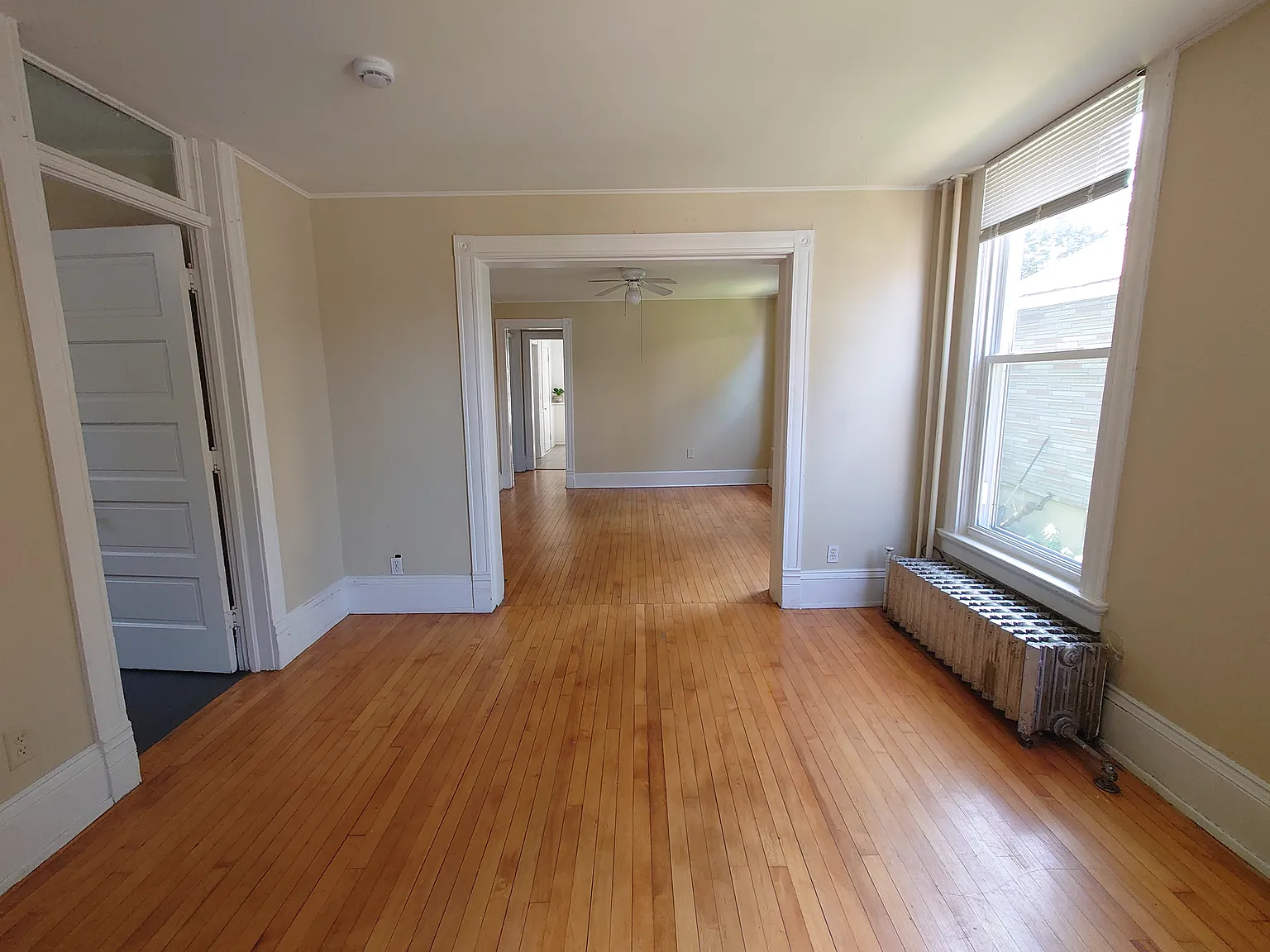 3 bed, $1,350 — Photo 4