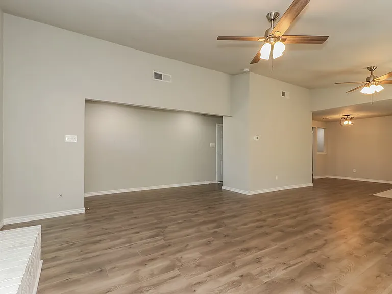3300 Chalmette Ct — Photo 4