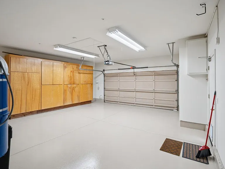 651 Manresa Ln — Photo 38