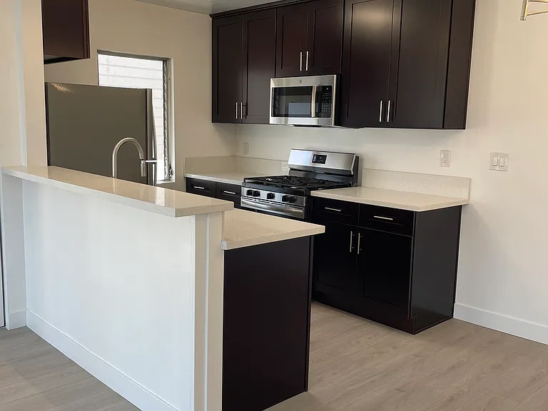1125 Rexford Dr #12 — Photo 3