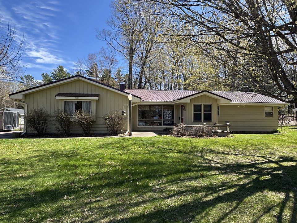 1st image of 7985 Rainbow Rd