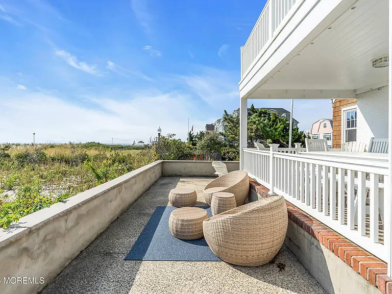 411 Ocean Ave — Photo 39