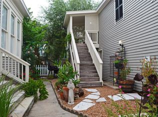 712 13th St, Galveston, TX 77550