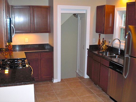 New Kitchen - Custom Cabs