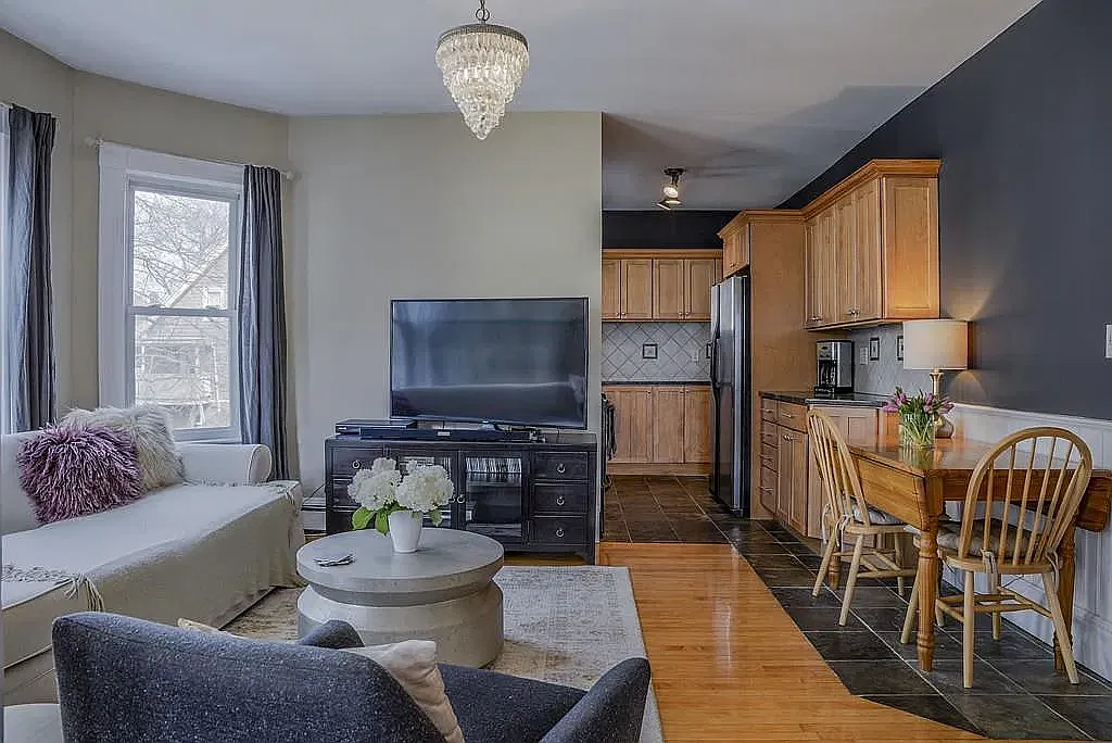 2 bed, 862 sqft, $3,500 — Photo 1