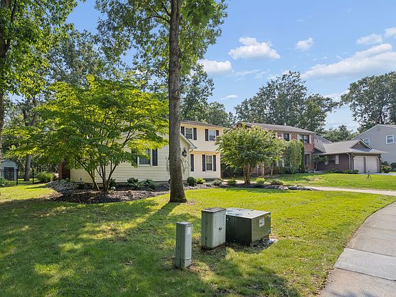 3rd image of 306 Candlewood Ln