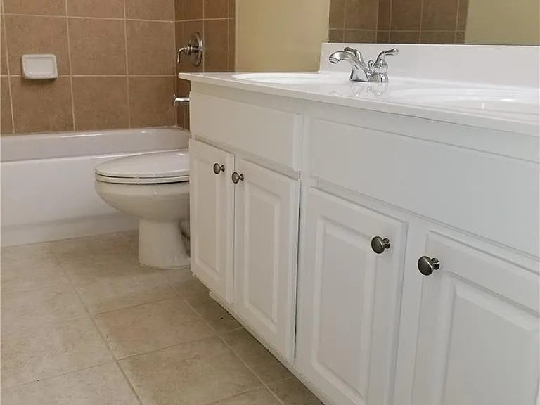 3363 Stoneham Dr — Photo 13