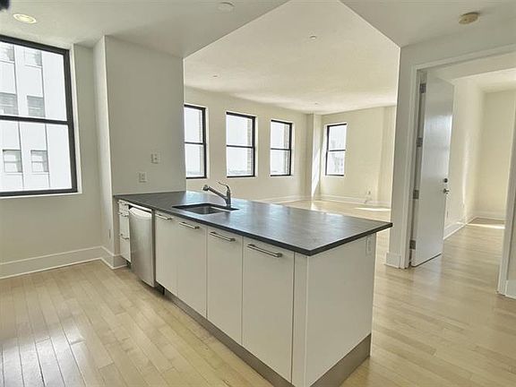 2nd image of 4 Beacon Way APT 1505