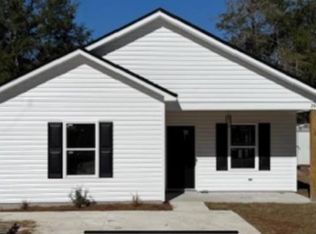 29 Dans Dr, Crawfordville, FL 32327