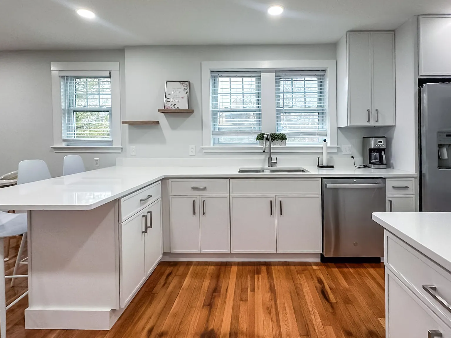 6 bed, 99999 sqft, $5,500 — Photo 4