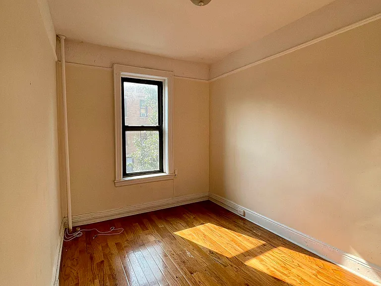 25-46 35th St #2F — Photo 6