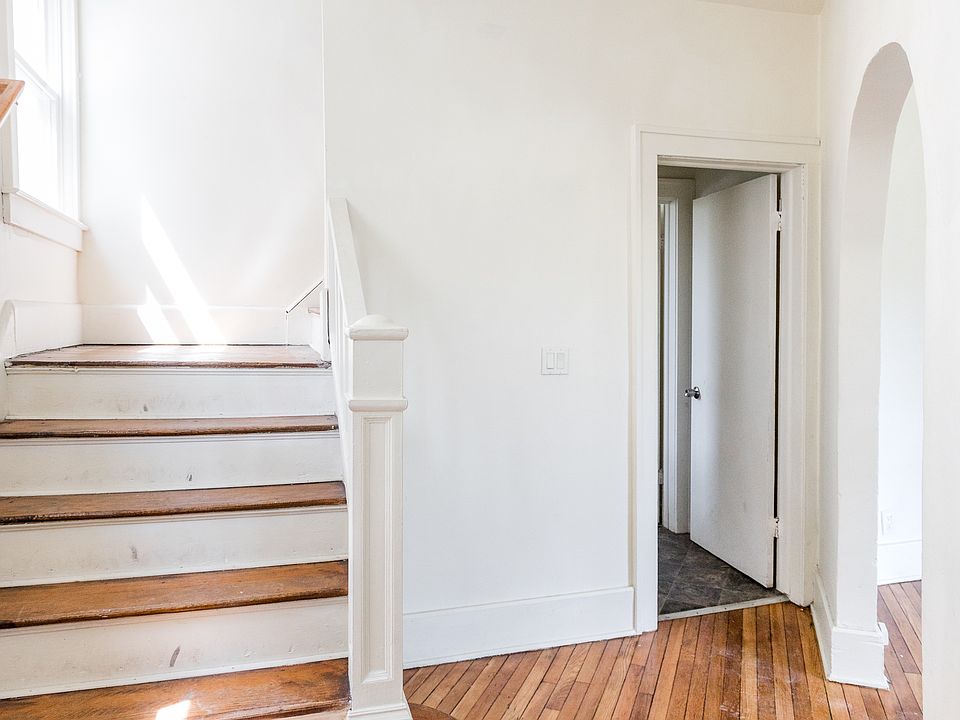 1st image of 205 California St