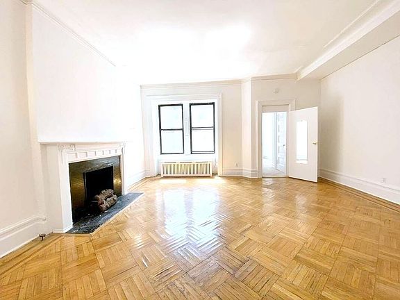 3rd image of 332 W 89th St #3B