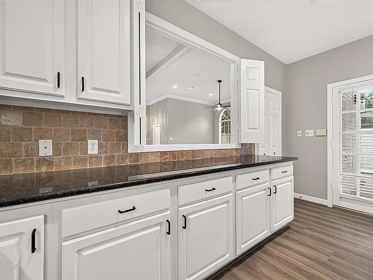 14303 Reissen Ln — Photo 24