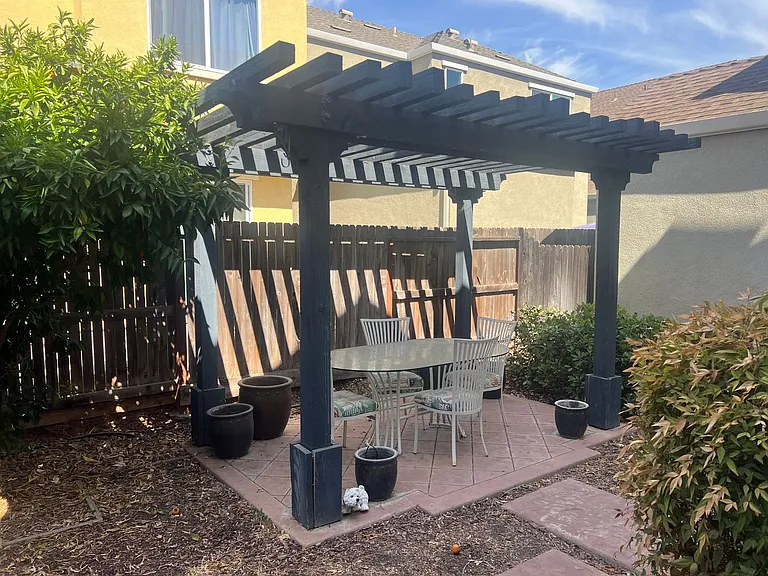 2479 Erickson St — Photo 16